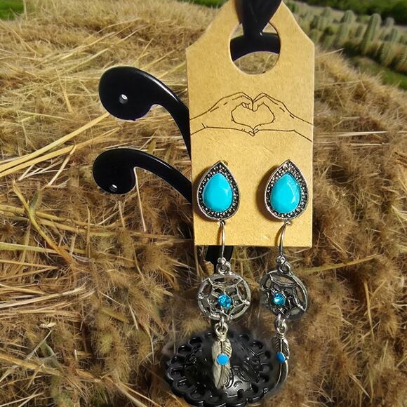 Boutique New turquoise teardrop and dream catcher earrings set - Picture 5 of 5